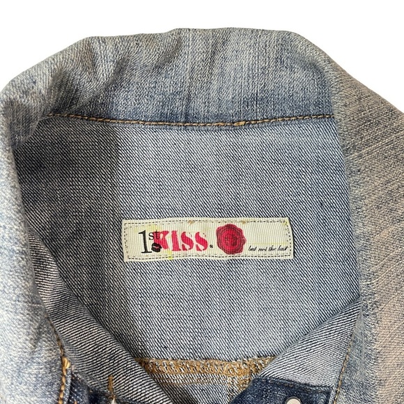 1st Kiss Blue Jean Distressed Denim Trucker Jacket Femme Cream Crochet Detailed - Picture 4 of 6